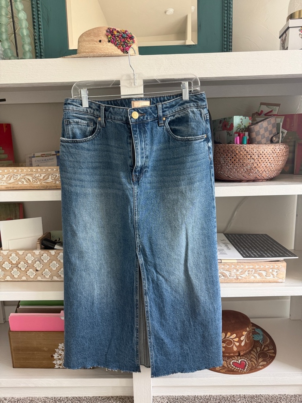 Kut from the Kloth JEN Blue Denim Midi Skirt with Front Slit. Size 6